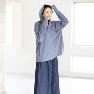 パーカー￥1,969、プルオーバー￥1,089、スカンツ￥1,990／すべてハレイロ（しまむら）