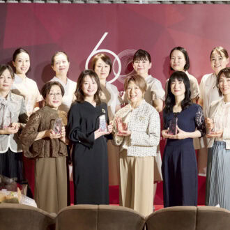 【50代の美肌ケア】C'BON（シーボン） BEAUTY AWARD開催報告
60周年記念『大人のおしゃれ手帖賞』受賞者の美の軌跡に迫る