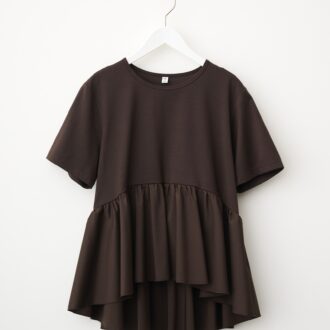 【GUで指名買い】50代が選ぶべき１着 1枚でも重ね着にも使える優秀ペプラムTシャツ