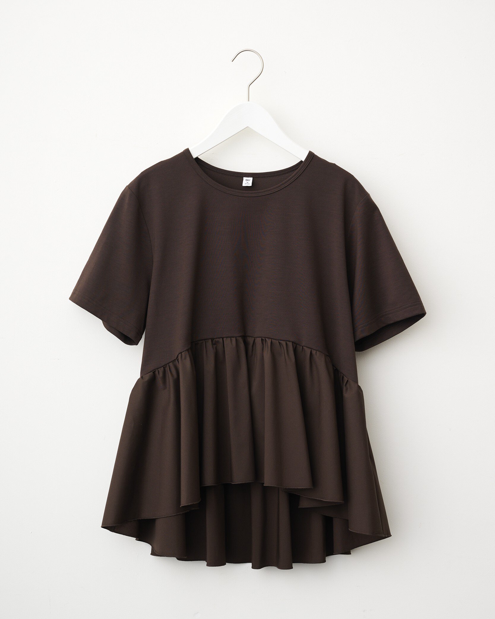 【GUで指名買い】50代が選ぶべき１着 1枚でも重ね着にも使える優秀ペプラムTシャツ