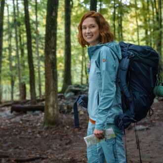 離婚した女性がサバイバル・キャンプに参加！Netflix映画『初心者のための幸せガイド』