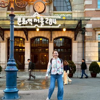 軽くて華やか。旅にも重宝する“カンタキルト”のジャケット