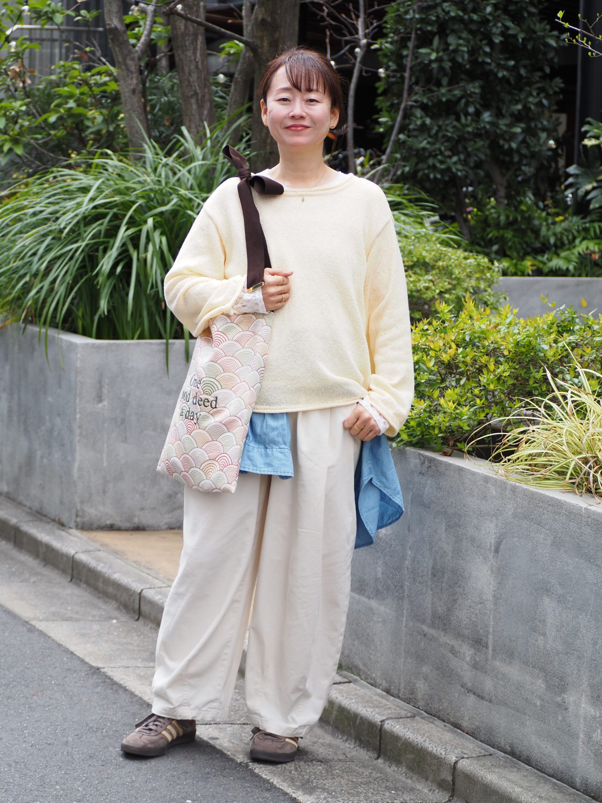 老け見えしない！シンプルなのにおしゃれ感が高まる 50代の春コーデ