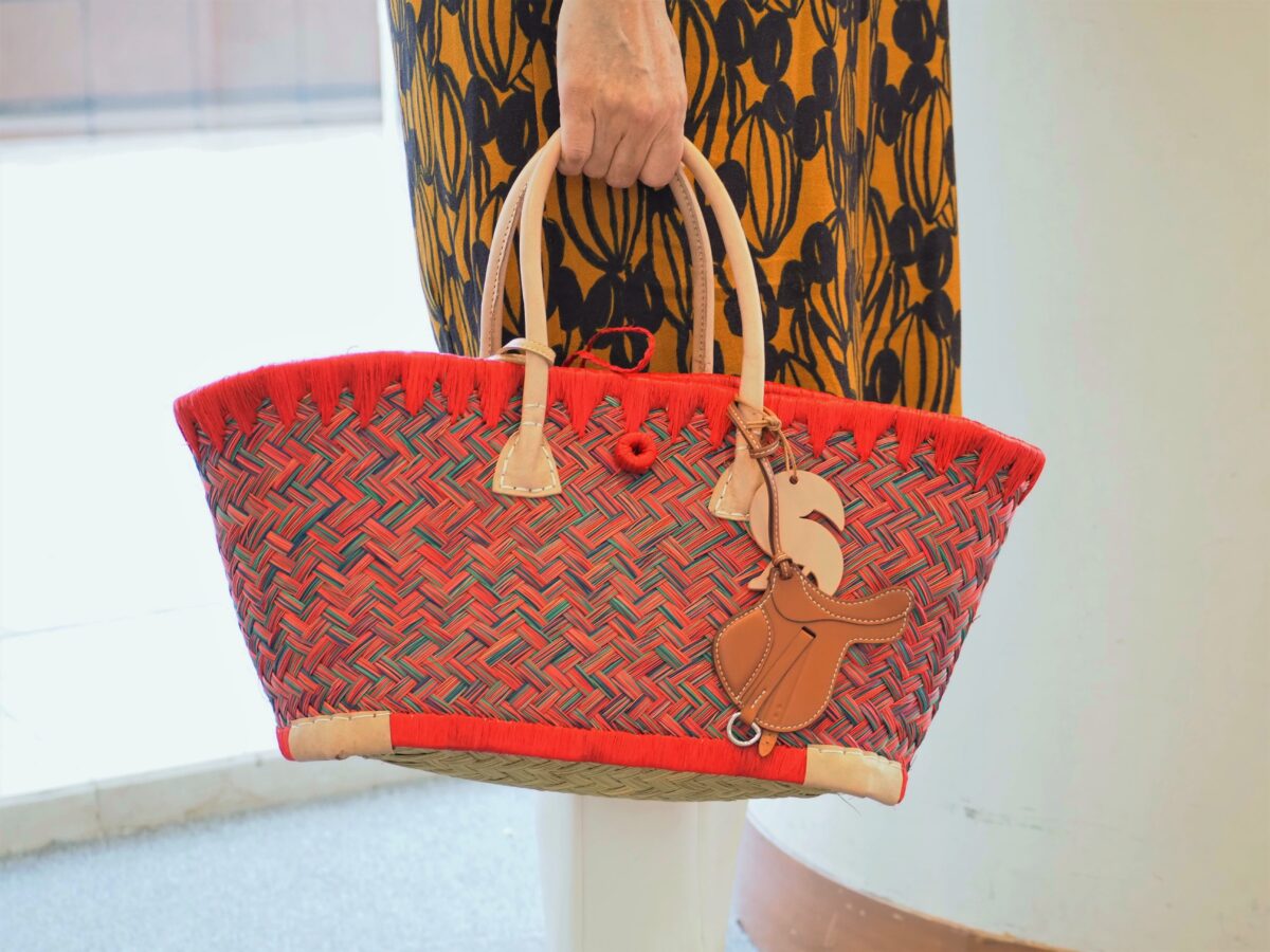 マダガスカルのかごバッグ