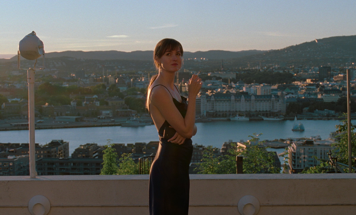 本作でブレイクしたレナーテ・レインスヴェ。『わたしは最悪。』© 2021 OSLO PICTURES - MK PRODUCTIONS - FILM I VÄST - SNOWGLOBE - B-REEL – ARTE FRANCE CINEMA