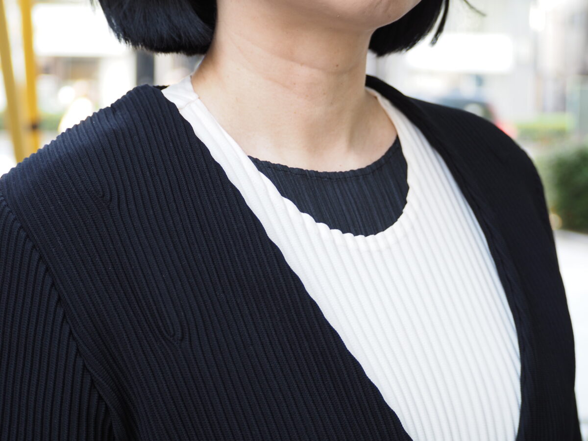 イッセイミヤケのプリーツプリーズとオムプリッセをレイヤード