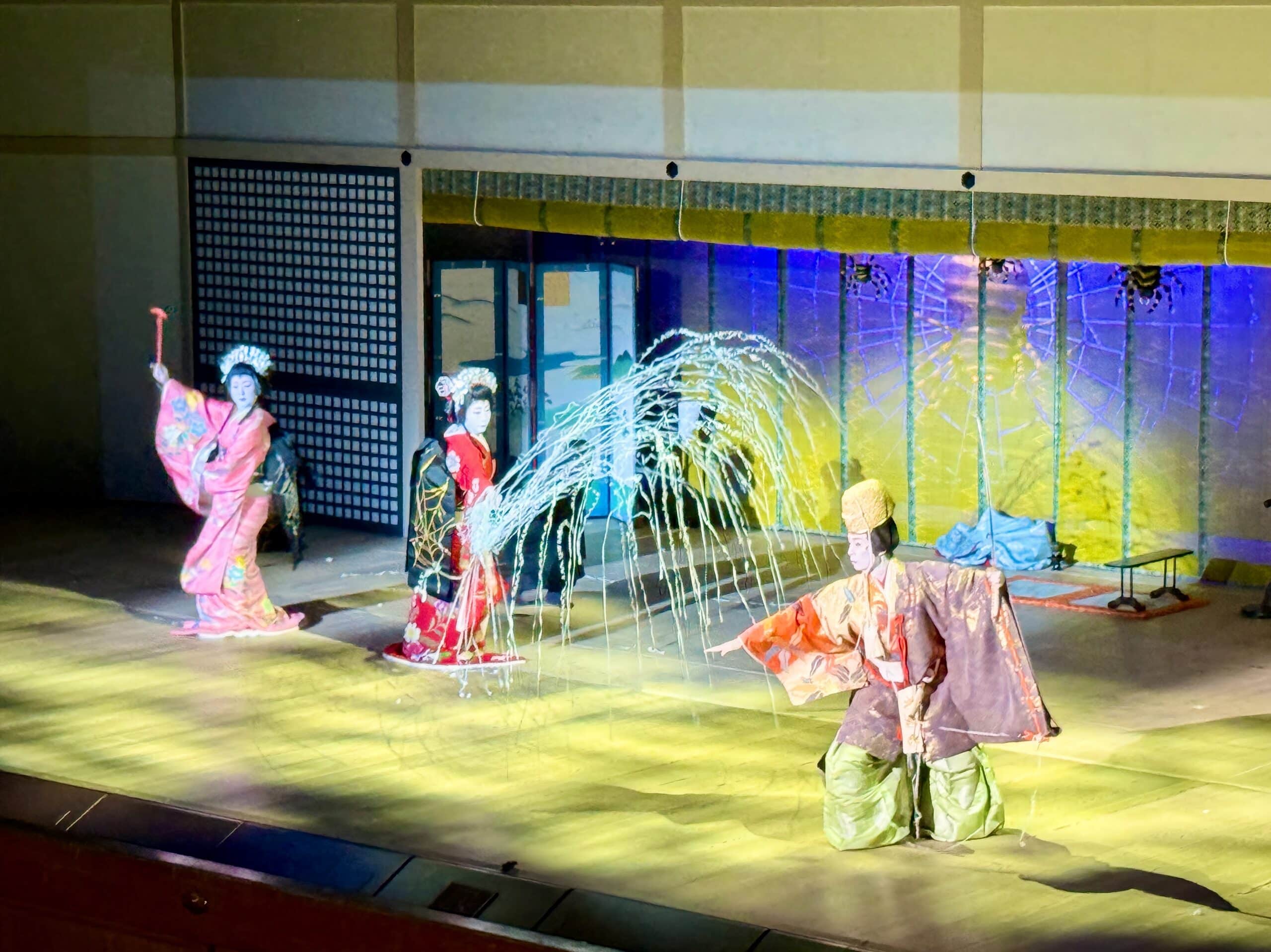 京都・祇園甲部　都をどり12