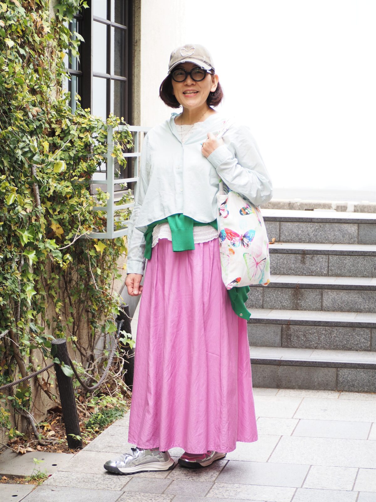 【1週間スナップ】「柄や色は難しい」を解決！ 50代の失敗しない柄&カラーコーデ7選