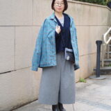 【スナップ】「無印良品」のガウチョパンツをバランスよく着こなすには？ 柄物デニムジャケットで遊び心を添えて