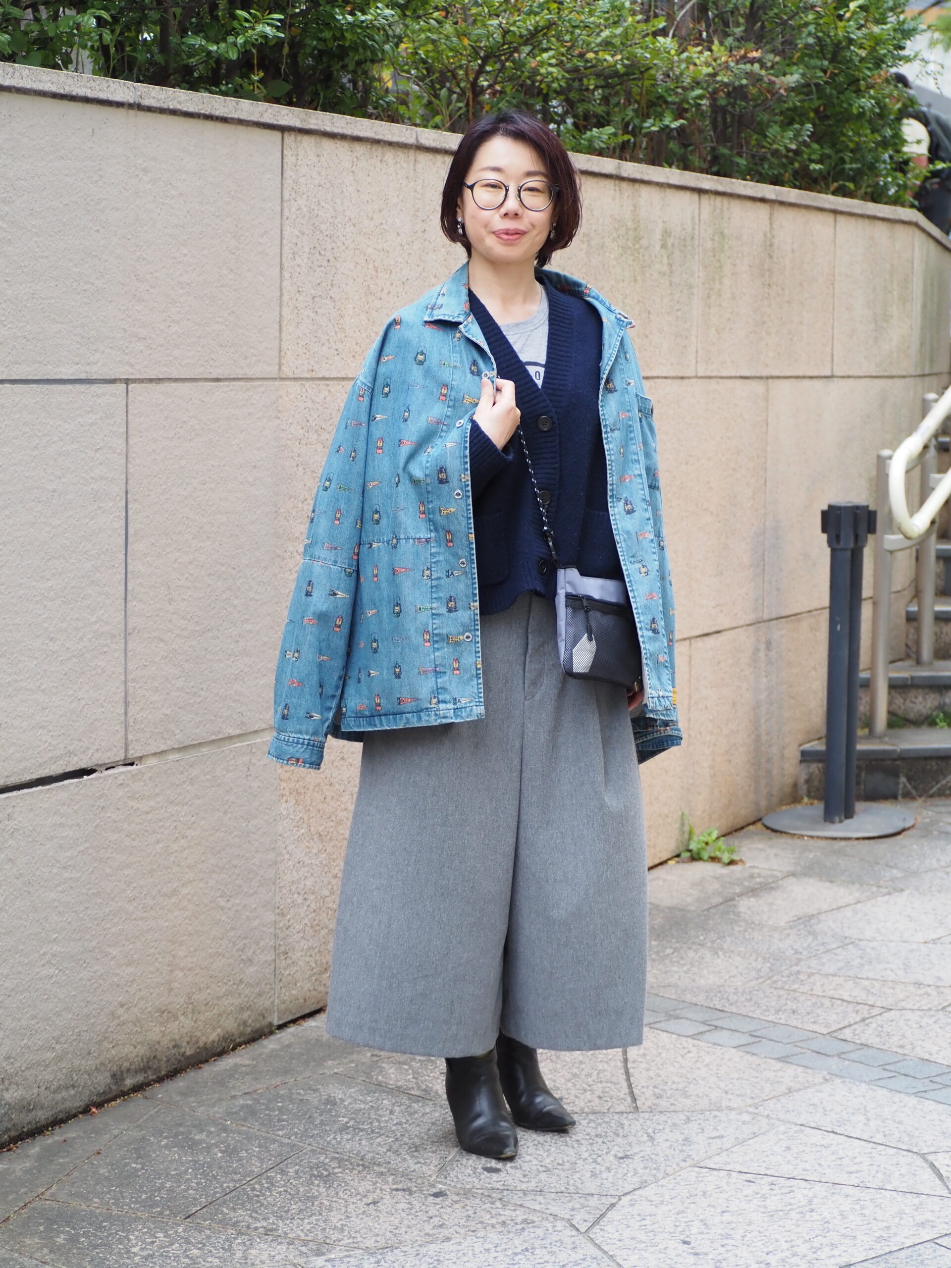 50代のデニムジャケットスタイル