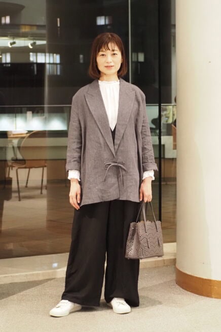 【スナップ】「ZARA」のリネンジャケットがシンプルなワンツーコーデをよそいき仕様にアップデート