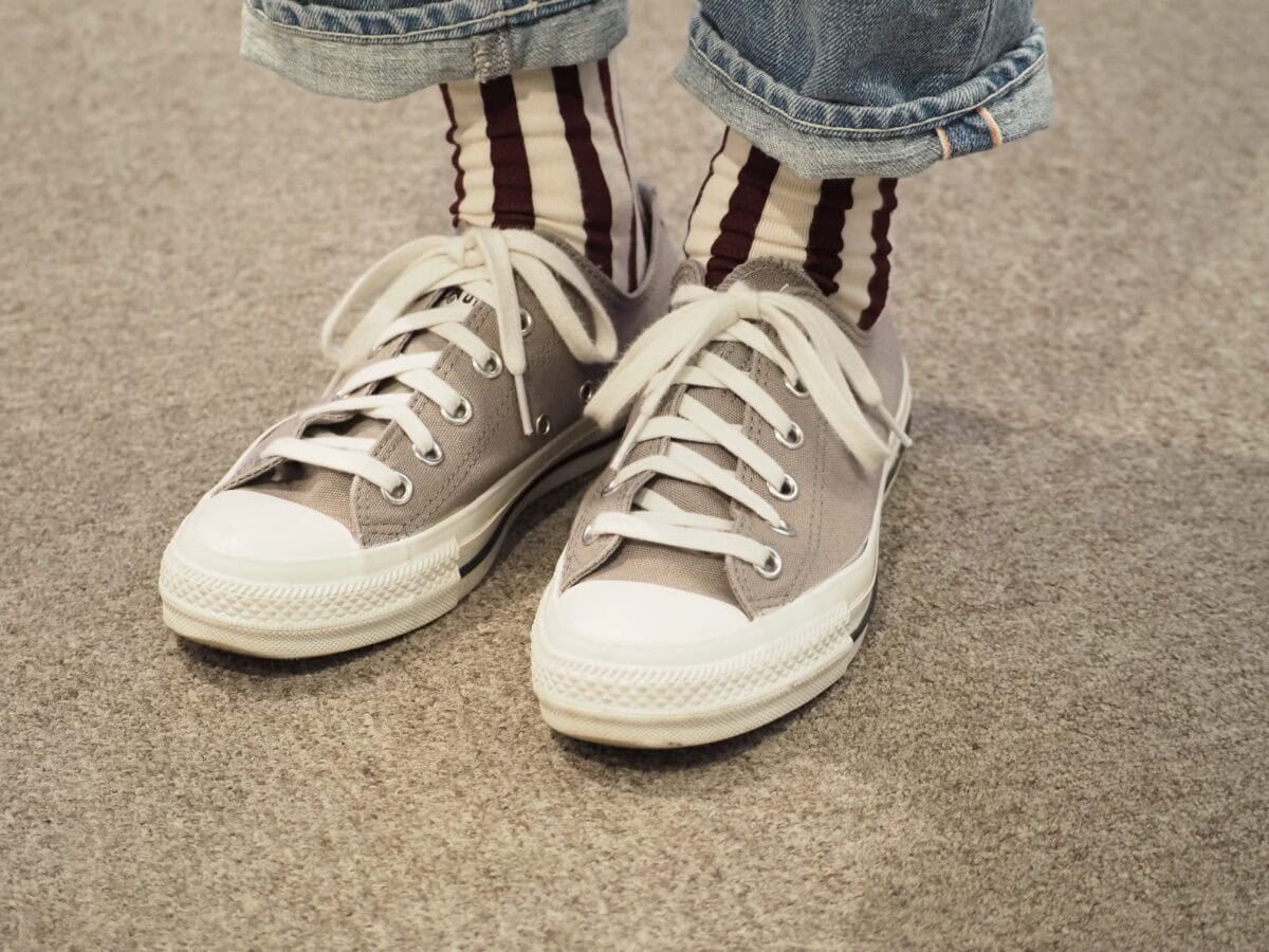 コンバース×マーガレットハウエルのスニーカー