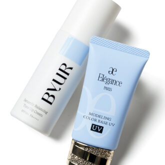 （右）肌の凹凸をなめらかに整える。エレガンス モデリング カラーベース UV BU330 SPF40･PA+++ ¥5,500／エレガンス コスメティックス　 （左）美容成分たっぷり。バイユア セラムフィット バランシング トーンアップクリーム02 SPF50+･PA++++ ¥2,750／Hamee