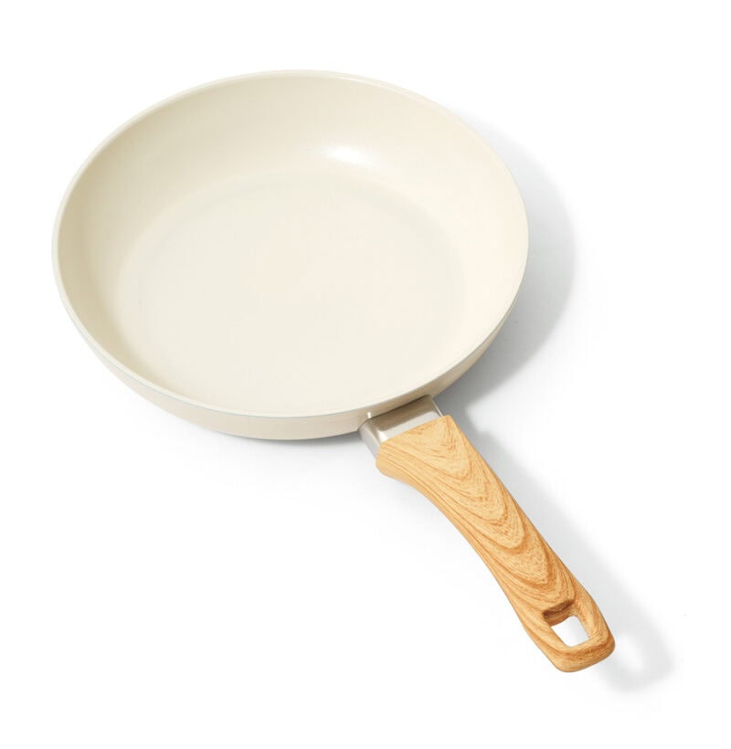セラミックフライパン20cm ¥1,980／カインズ