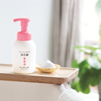 デリケートゾーンには やさしく、きちんと 洗えるソープを　～コラージュフルフル泡石鹸～