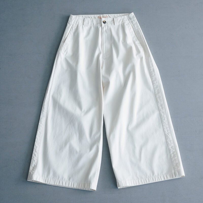 ワイドパンツ¥25,960 /メヤメ(ソークロニクル)