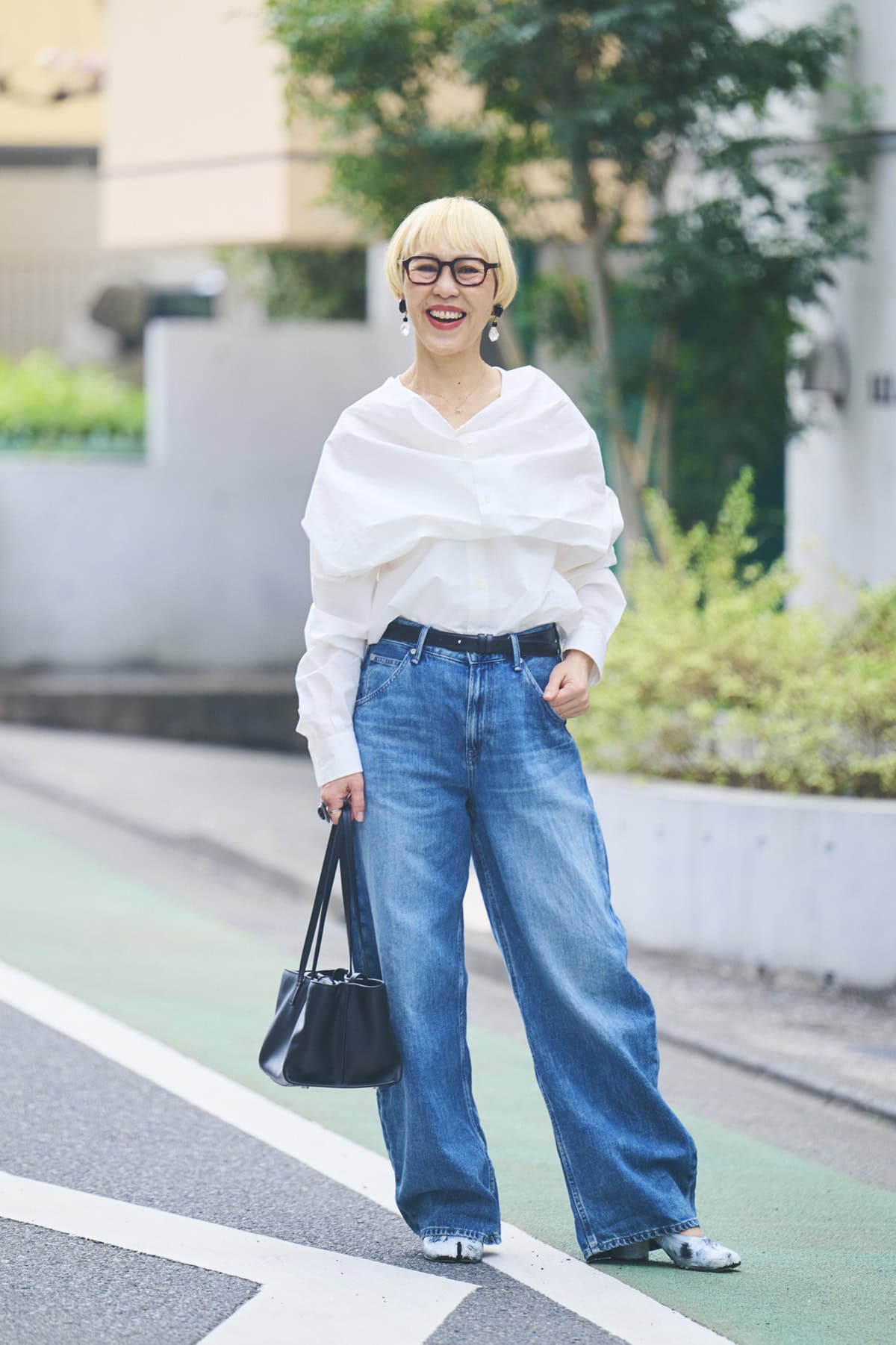 ボリュームシャツと合わせて華やかに