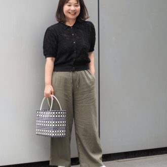 【スナップ】気温20度超えの初夏、着る服に迷ったら……「半袖ニット」の出番！