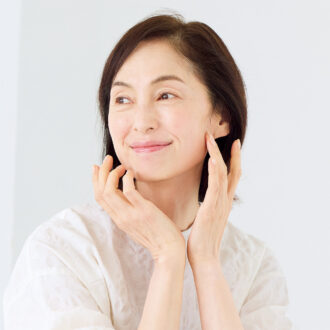 メイク下地＋ちょこっとメイクで、ノーファンデメイクが実現できる！【50代の「新」メイク術】