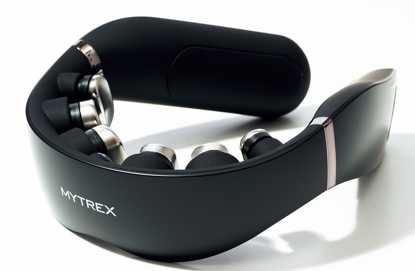 MYTREX（マイトレックス）HEAT NECK EVO（ヒートネック エヴォ）全2色 ¥17,600／創通メディカル