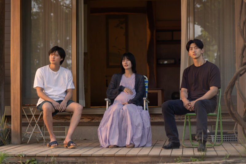 主人公・琉(磯村優斗)の幼なじみの澄子役で、橋本愛も出演。Netflixシリーズ『ソウルメイト』世界独占配信中