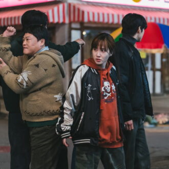 ポンコツ超能力者の四人組が田舎町の平和を守れる!?Netflixシリーズ『ワンダーフールズ』世界独占配信中