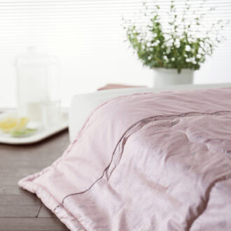 【更年期の睡眠サポート】夏用布団（夏掛け・肌掛け）の選び方