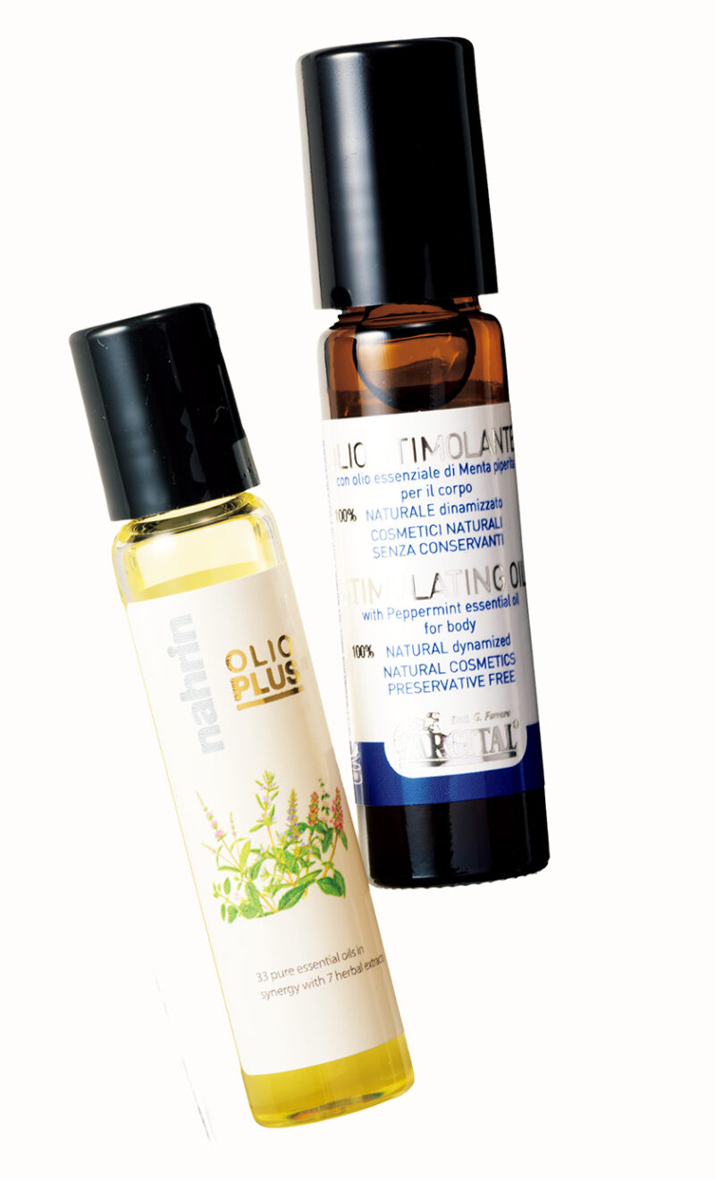 (右)爽快なミントでリフレッシュ。アルジタル スティミュレイティングロールオン(ミント)8mL ¥3,300/石澤研究所 (左)選りすぐりの精油をブレンド、爽快感と癒やし効果も同時に楽しめる。ナリン ハーブオイル33+7ロールオン 10mL ¥3,300/スターティス