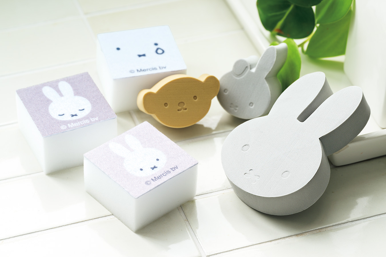 各￥330／すべてオカトー