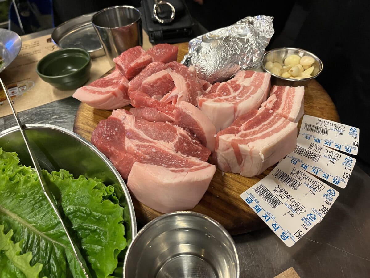 金豚肉（クムデジ）食堂（금돼지식당）