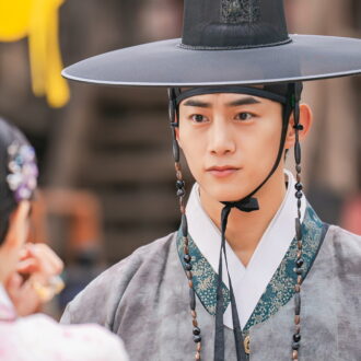 男性主人公を演じるのは2PMのオク・テギョン。『主役の初夜、私が奪っちゃいました』Licensed by KBS Media Ltd. © 2025 KBS. All rights reserved