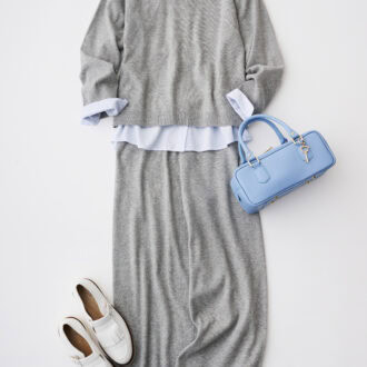 ユニクロ ウォッシャブルニットVネックセーター　￥2,990 ウォッシャブルニットパンツ　￥2,990