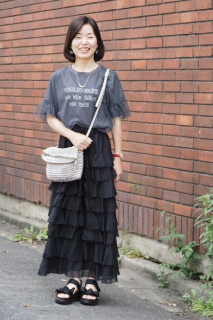 【スナップ】50代だって可愛いものが好き！ 黒ベースなのに重たく見せない大人の涼しげフェミニン