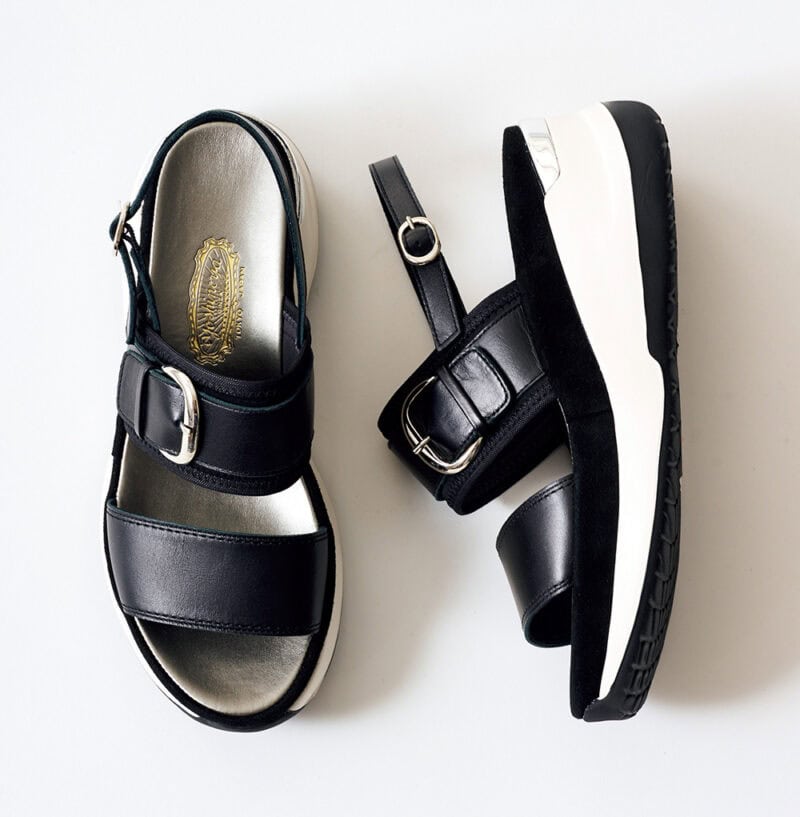 ストラップサンダル(28463)¥33,000/銀座ヨシノヤ