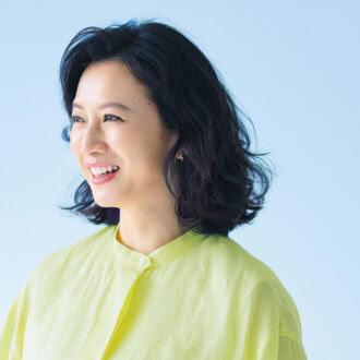 【戸田菜穂さん】のヘルスケア習慣
キレイの秘密は「朝活」にあった！
すぐにマネできる50代のセルフケア