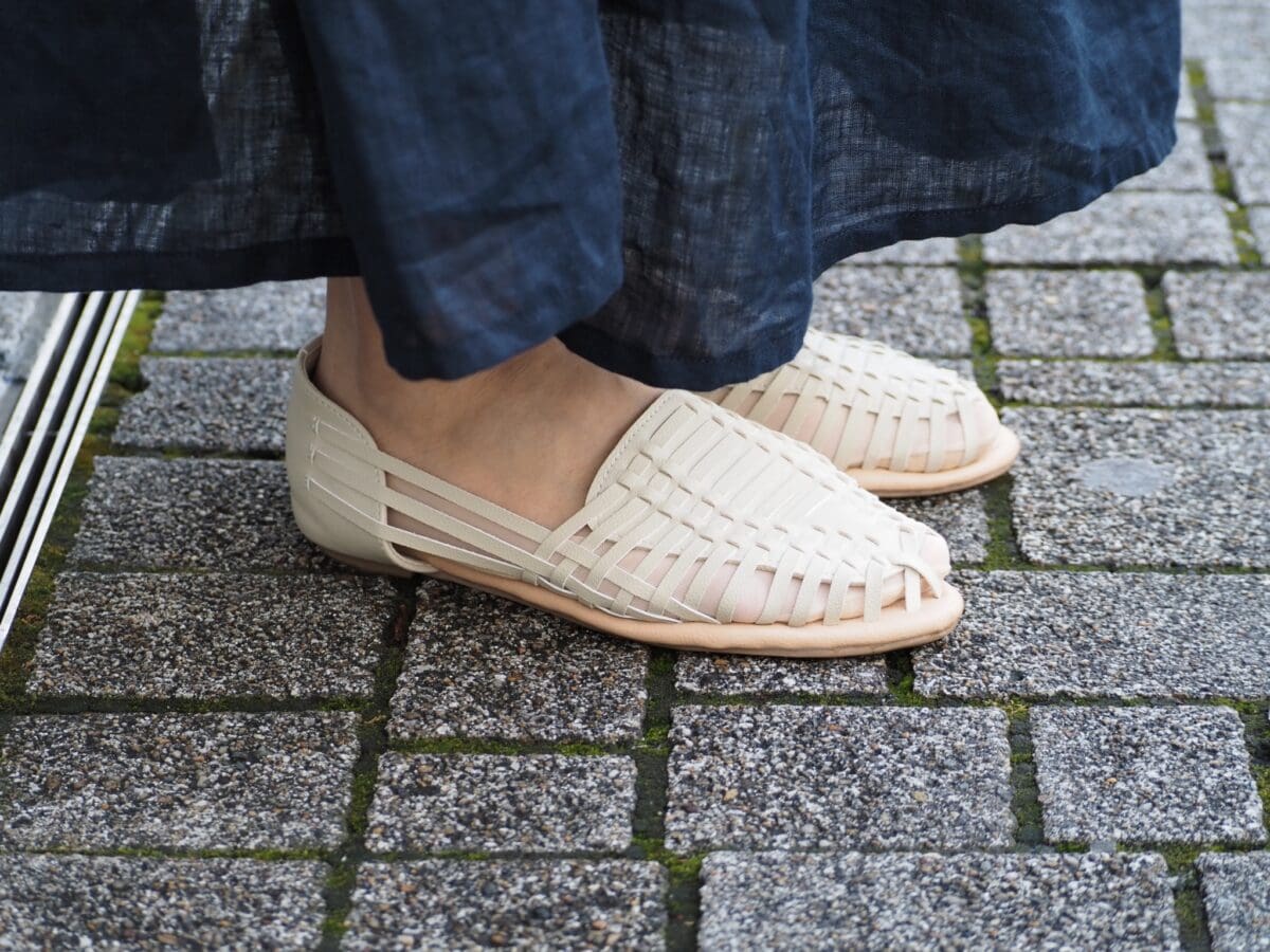 白サンダル