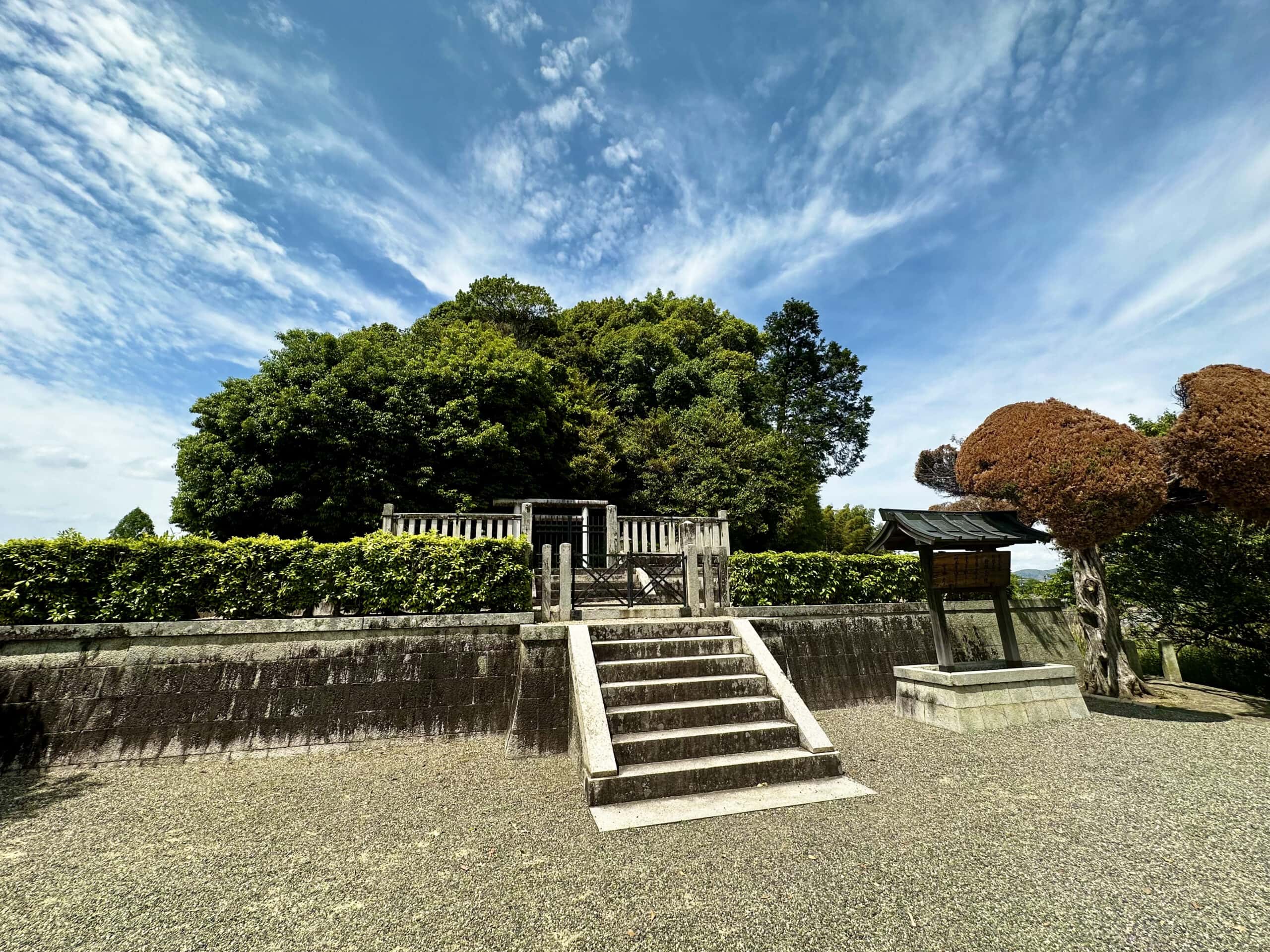 奈良・明日香村　天武・持統天皇陵
