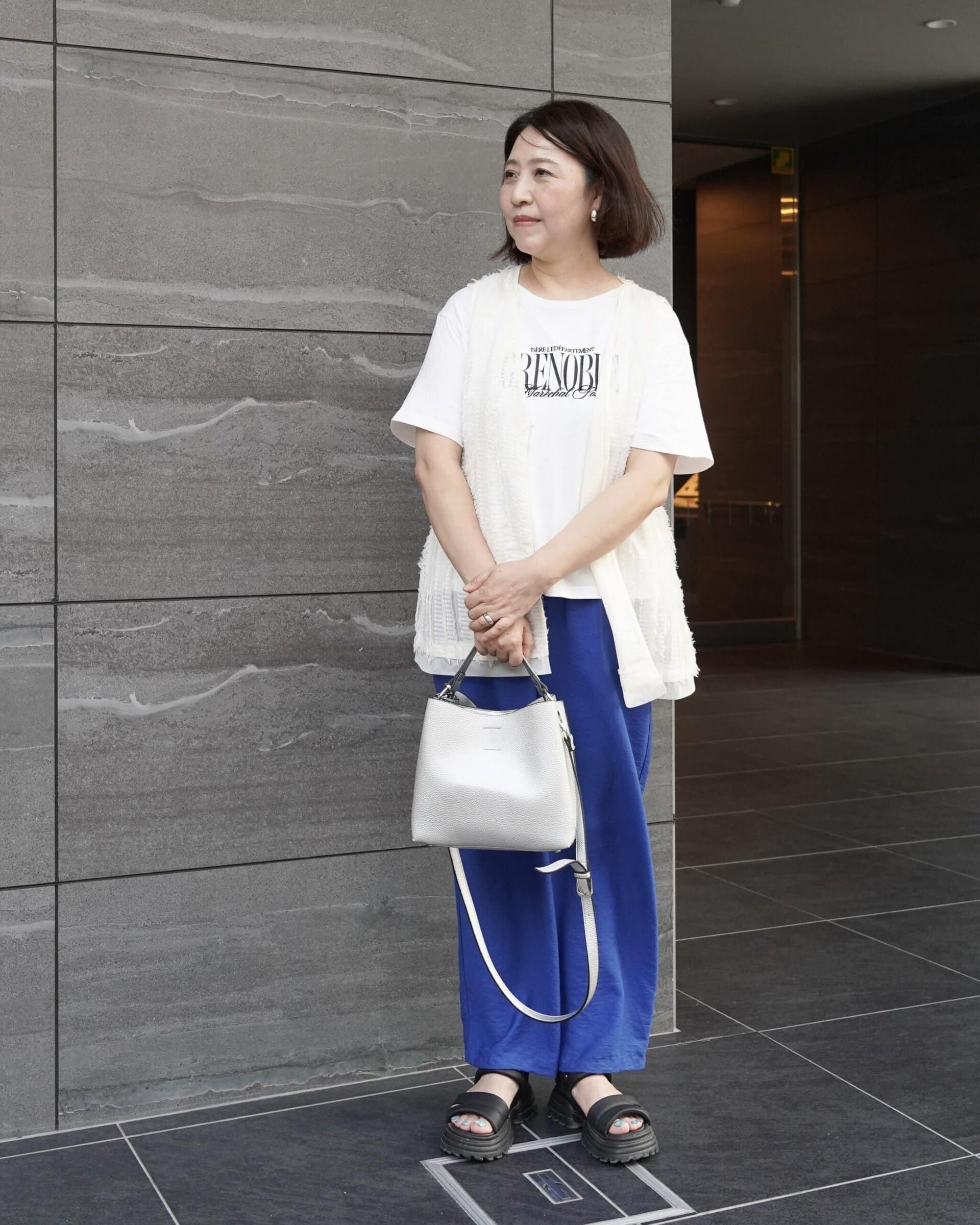 50代のTシャツコーデ