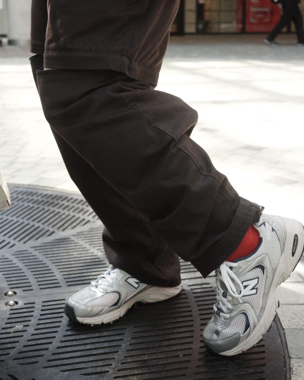 古着のパンツ ニューバランスのスニーカー