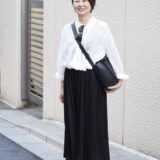 【スナップ】50代の夏は「白×黒」が正解！ 涼しげ＆きれい見えする大人のモノトーンコーデ