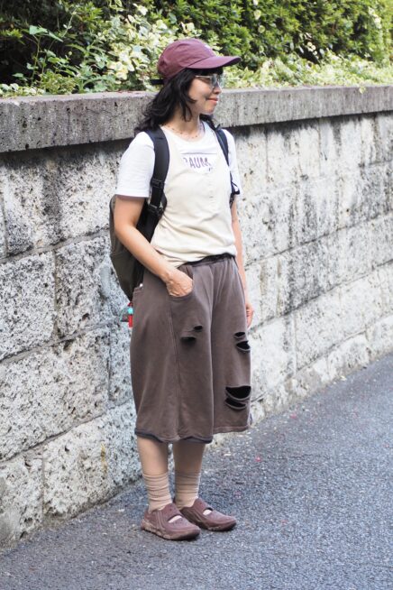 【スナップ】Tシャツの上に「ZARA」のタンクトップ？ おしゃれ上級者のレイヤードコーデにくぎ付け♡