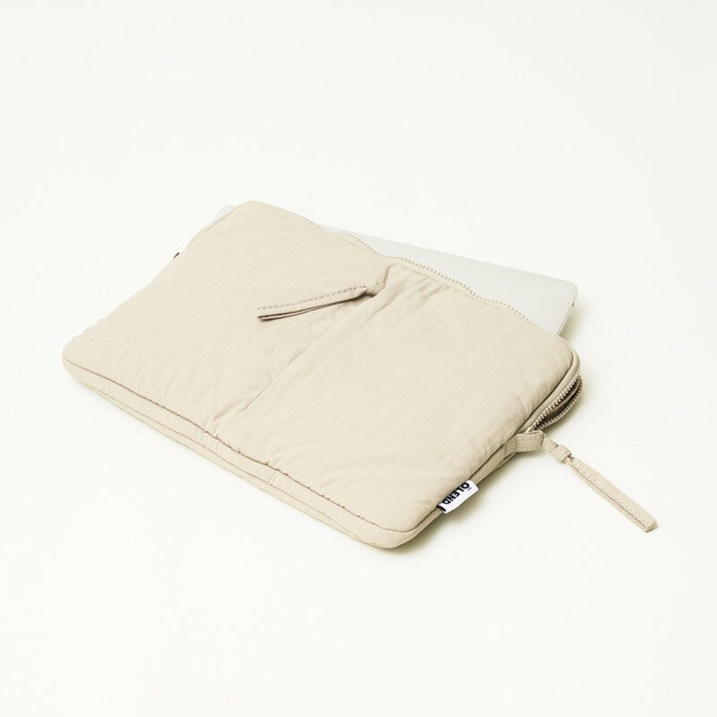 PADDED LAPTOP SLEEVE Olive ¥11,550 /オレンド(チェルシー)