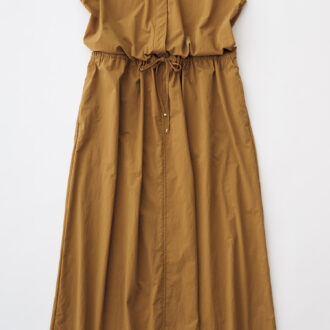 サファリワンピース¥24,200／ノーク
