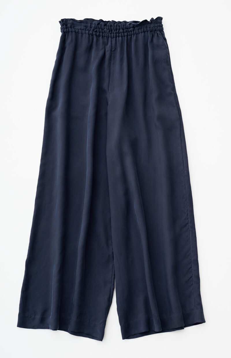 パンツ¥36,300／ フルーツオブ ライフ