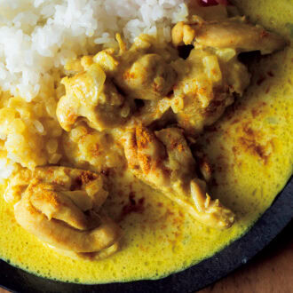 ココナッツオイルでカレーを。 エスニック風味を手軽にプラス