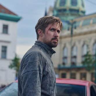 ベストセラー小説の映画化。Netflix映画『グレイマン』独占配信中