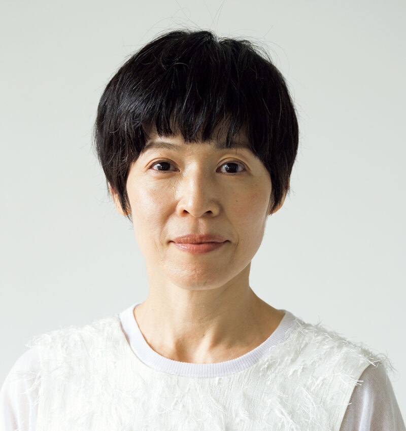 目の下やまぶたのたるみなど、年齢とともに変化する目もとの印象が気になる。