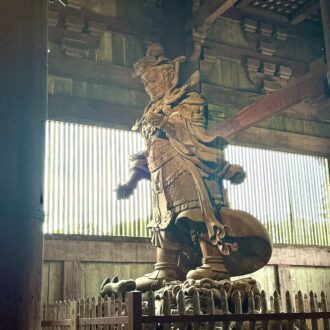 奈良　東大寺　大仏殿　四天王　広目天