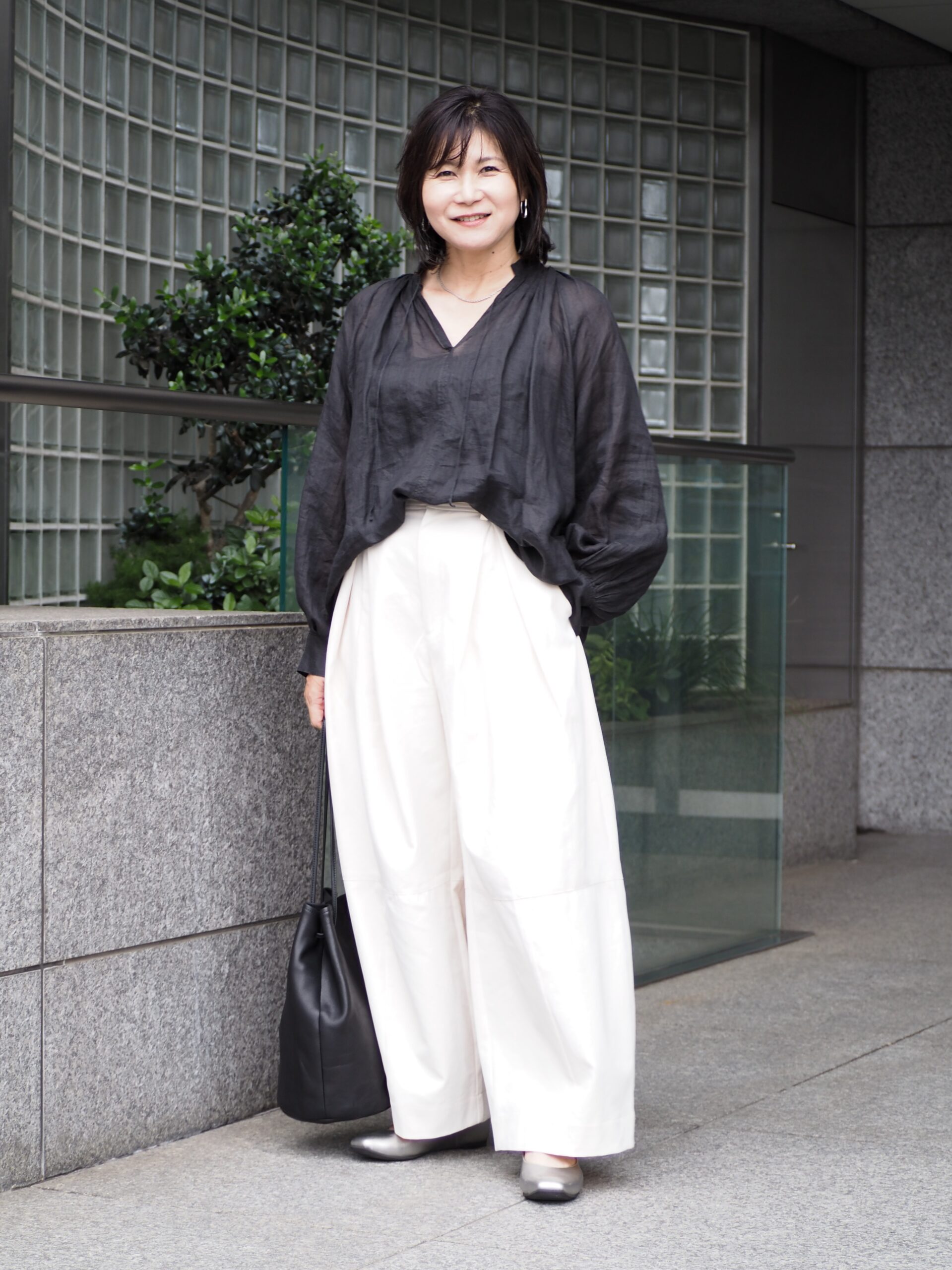 【1週間スナップ】50代のおしゃれさんは秋の始まりに何を着る? 今マネしたいパンツスタイル7選