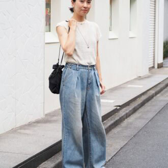 【スナップ】大人世代は“さりげない透け感”がGOOD！ 晩夏のデニムスタイル
